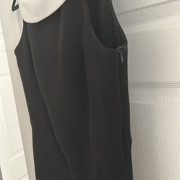 Black dress - Picture 3 of 4